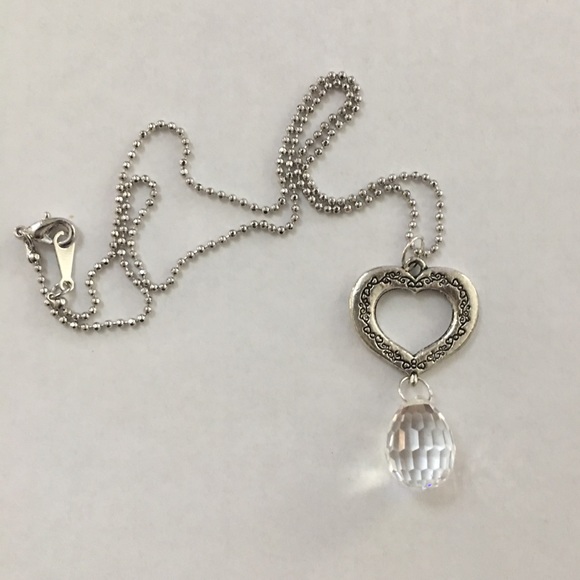 Crystal & pewter pendant and chain - Picture 2 of 4